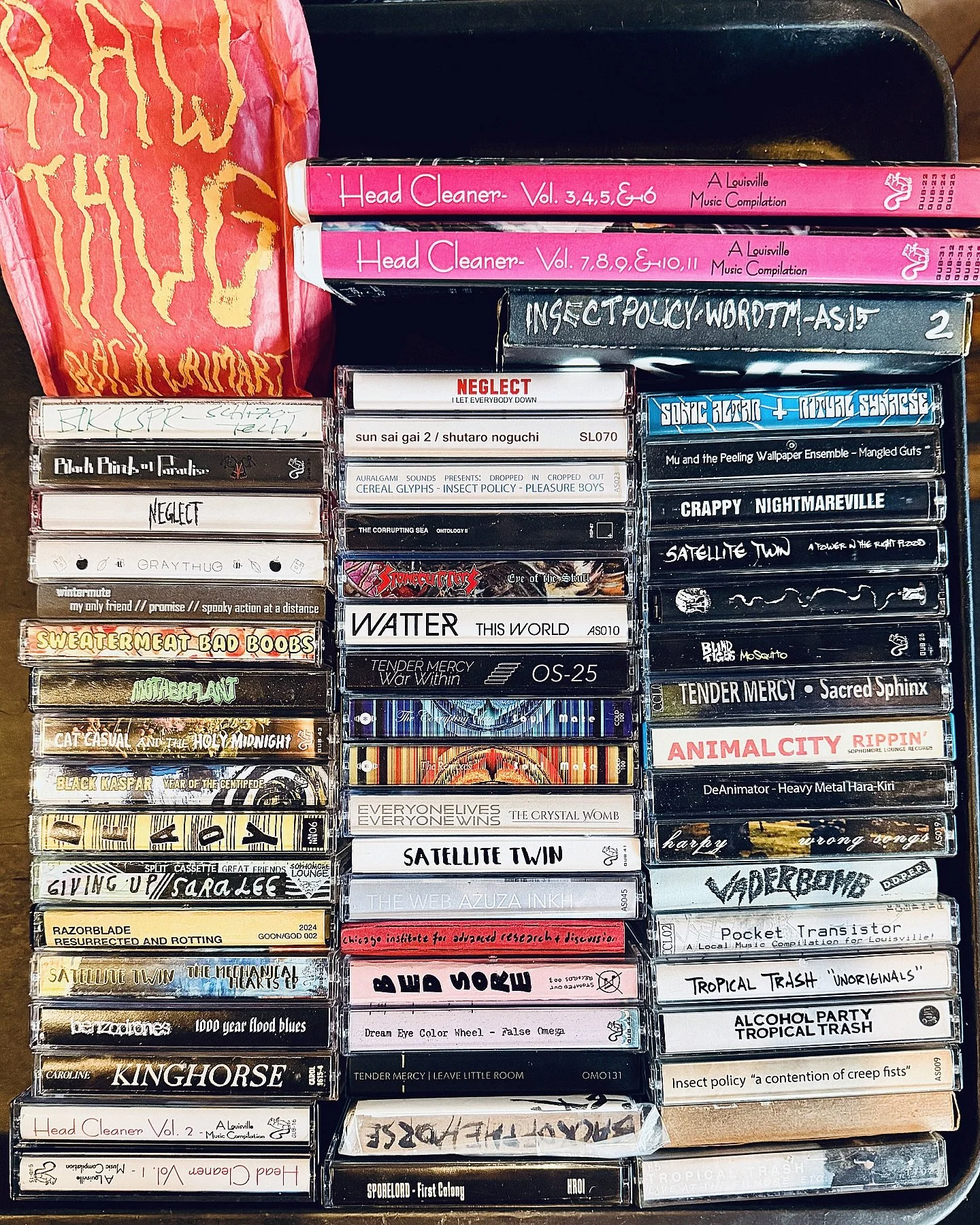 Hot bunch of local/regional/geographically unknowable cassettes out now!
#louisville #cassettetapes #fatrabbitky #indiana #lexington