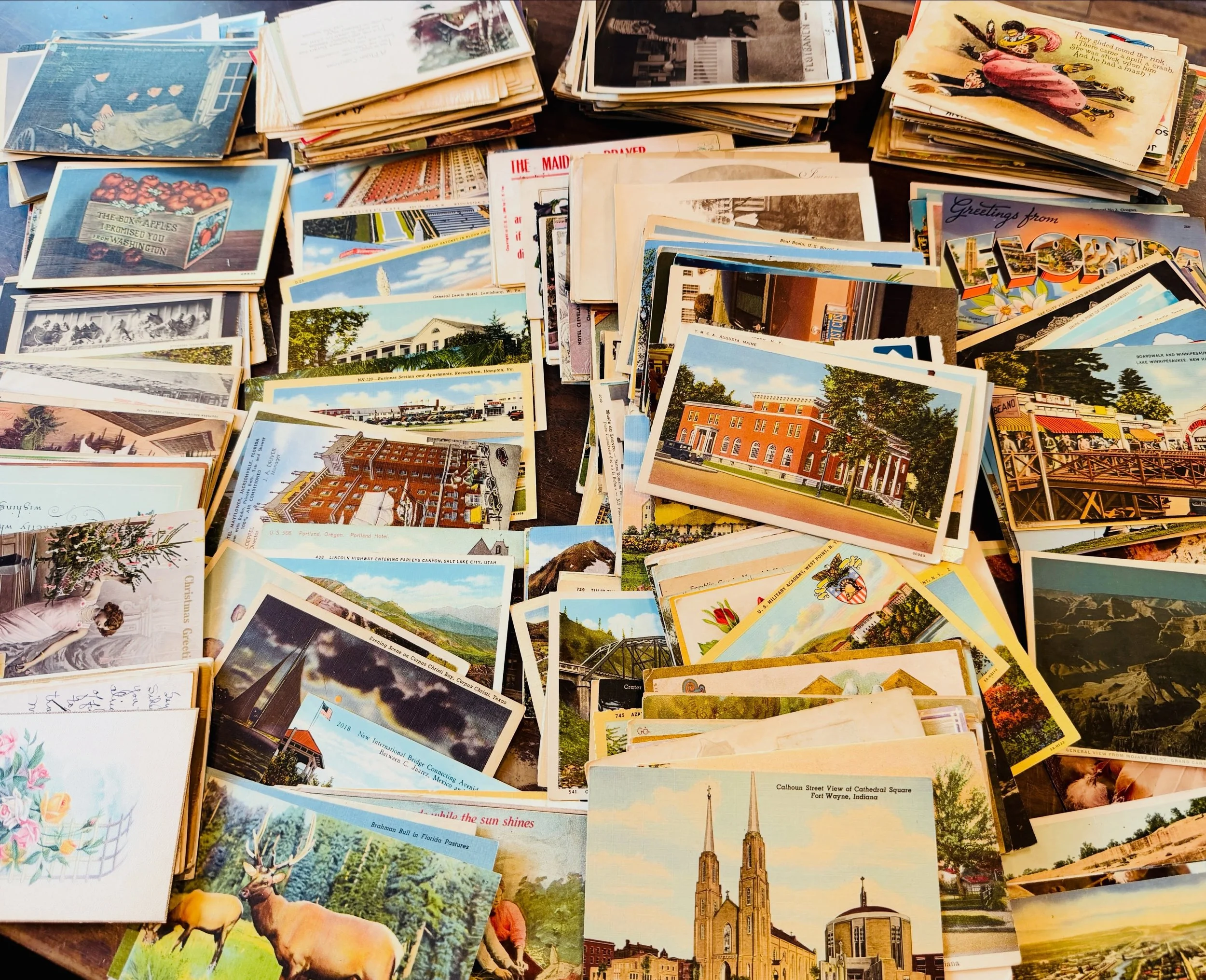 Just got out over 1000 vintage postcards. It took forever. Don&rsquo;t  worry, I got rid of all the racist ones. 
#fatrabbitky #vintagepostcards