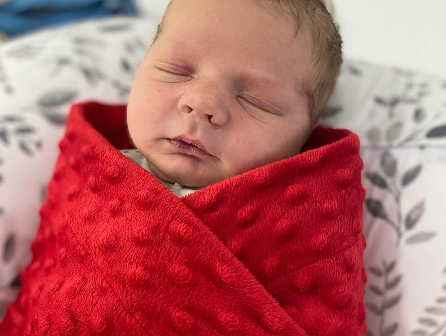 Welcome our newest Binah Baby - Asher Rowan! This &ldquo;little&rdquo; guy surprised EVERYONE with his size (check the next pic for details), including his midwife! 

This birth was his mama&rsquo;s 4th, but first VBAC (AND first homebirth) after a c
