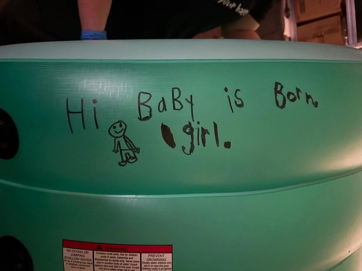 Welcoming a new baby is a family event. Not only did big sister have the opportunity to witness her mama&rsquo;s strength, but she helped catch her baby sister and (eventually) cut the umbilical cord! 

#normalizebirth 
#familycenteredbirth 
#familyc