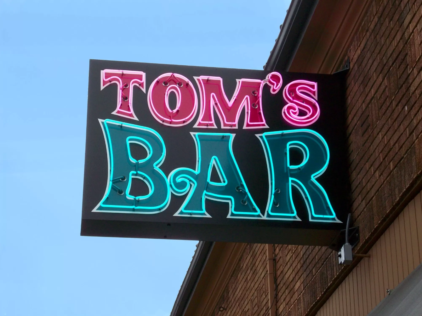 Tom's Bar