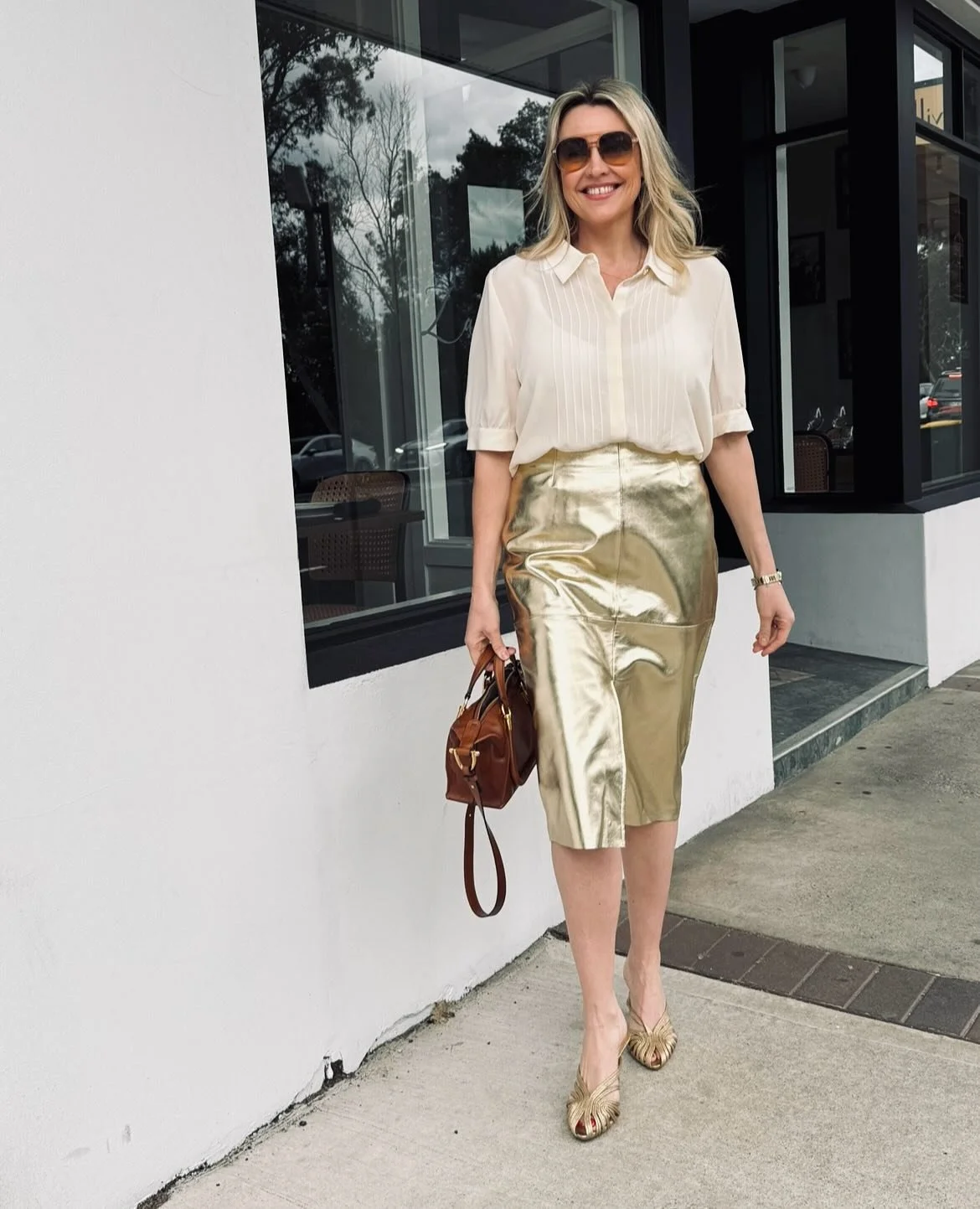 Out and about with @perricutten in their gorgeous new season styles. They are luxurious and curated perfectly for the female form. In other news they go up to a size 18 in selected styles 🖤 watch the styling reel @curverapport