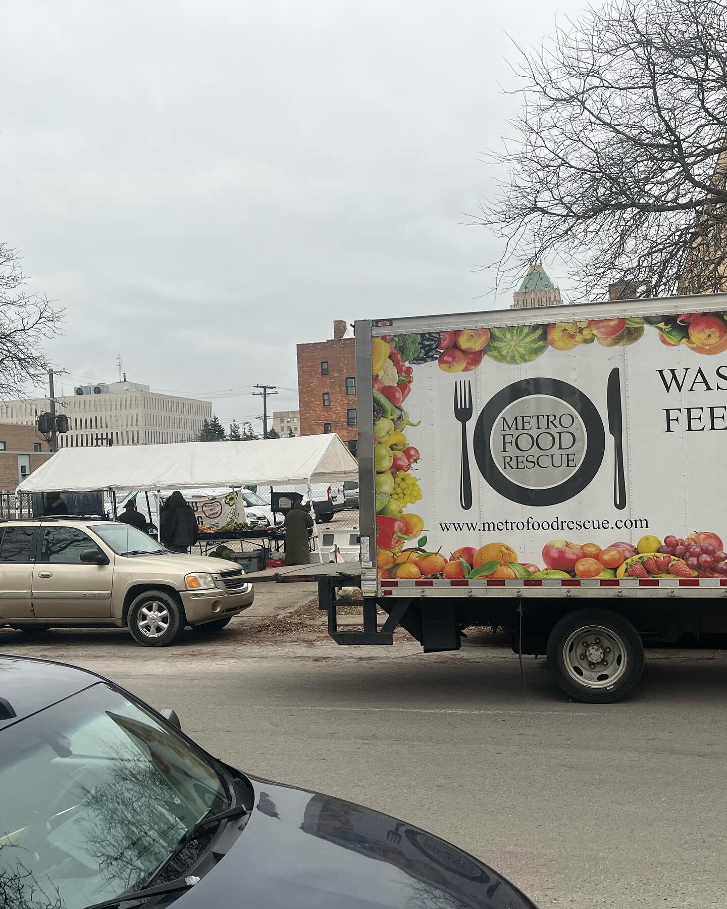 This is from our food drop to @thesewardsharingtable it&rsquo;s so nice to put food in the bellies of our neighbors in need.  #wastelessfeedmore #food #metrodetroit #nonprofit #foodrescue #feeding #vibecreditunion @vibecreditunion