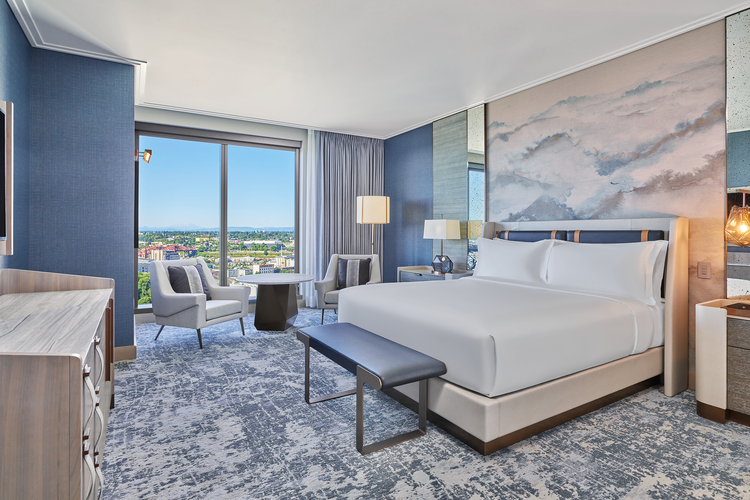 PDXRZ_kingmountainview_1724CLBL_bedroom1_82533.V3_PNG.webp