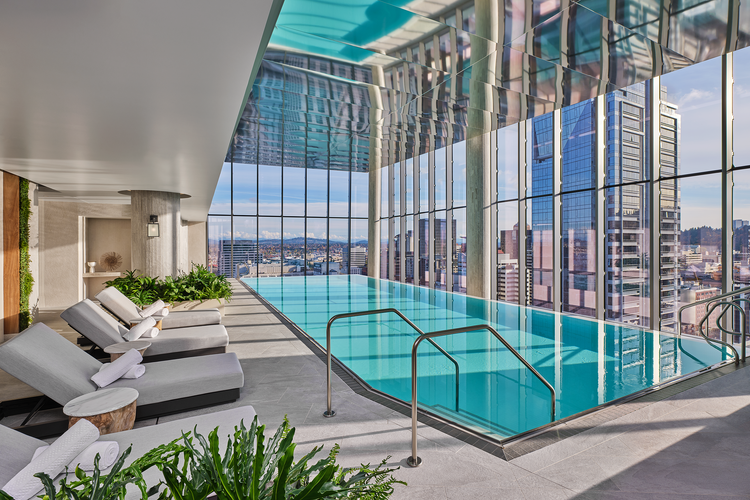 RC_PDXRZ_pool_0488.V2_PNG.webp