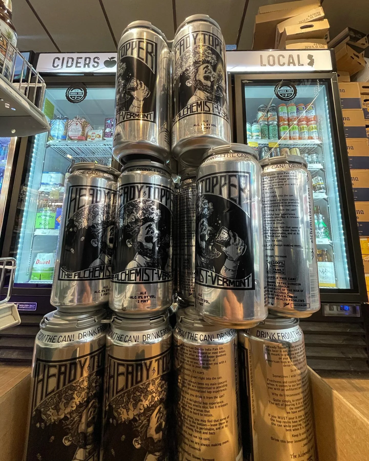 Let&rsquo;s keep this between you and me, okay?? 🤫 We may or may not have some limited stock of Heady Topper! Definitely be sure to get yourself some of this rare goodness! Heady Topper is one of the few beers that has received a 100% score from Bee