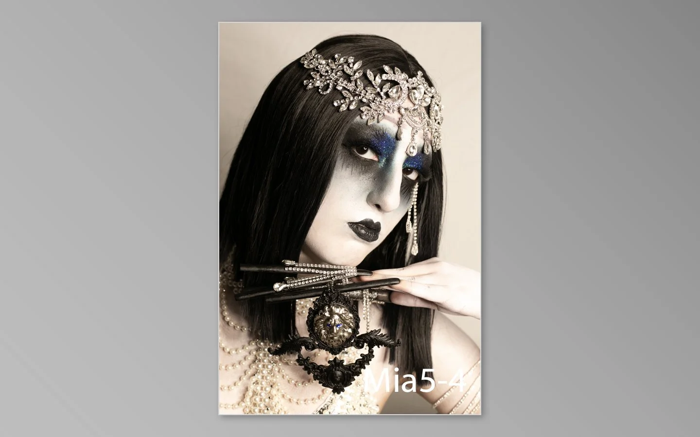 Mia previews-04.jpg