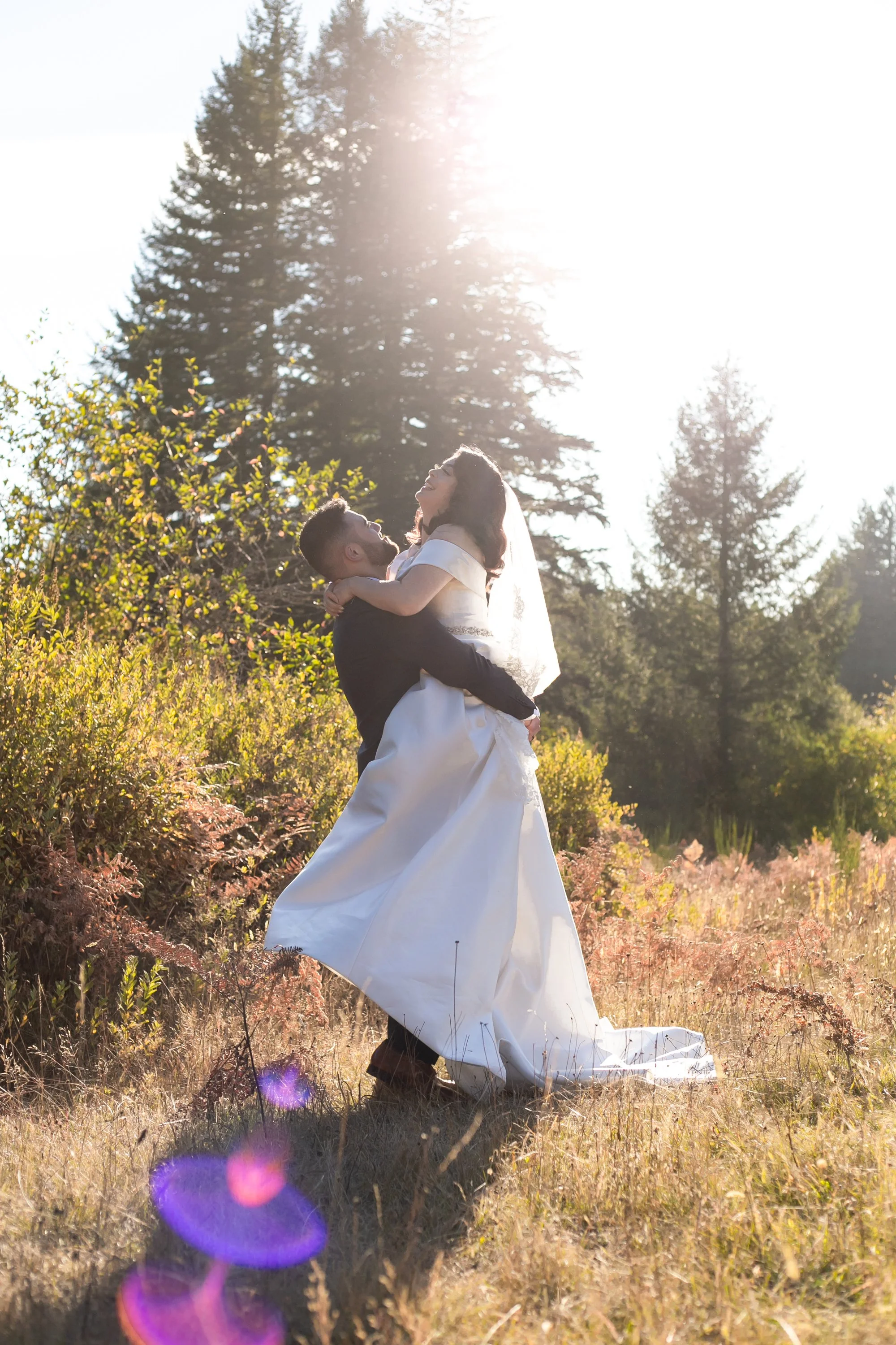 Wedding love photos at Silver Falls Foothills Ranch in Silverton Oregon