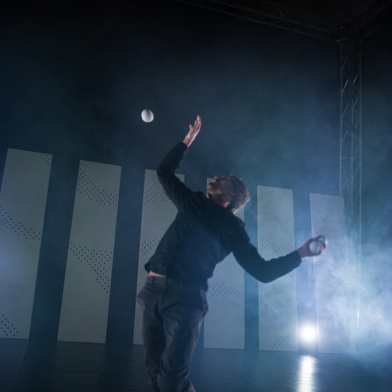 Nyt my&ouml;s Pidet&auml;&auml;n kivaa sunnuntaina -minileiri!

Sunnuntaina 26.10 @sirkussali

Opetukset: 
10.00-11.30 akrobatia ja ilma-akrobatia ohjaajana Milena Oksanen
@milenaoksanen 

v&auml;liss&auml; tauko tai vapaata treeni&auml;

12.30-14.00