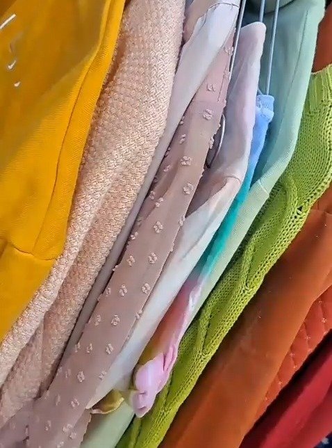 Vappurekki on t&auml;&auml;ll&auml;! 🎈

Molempiin toimipisteisiin &ndash; Rusalle ja Mosalle &ndash; ilmestyy iloinen vappurekki, josta voit l&ouml;yt&auml;&auml; uniikkeja aarteita suoraan sirkuskoulun entisist&auml; esiintymisasuista 🤹&zwj;♀️✨

T