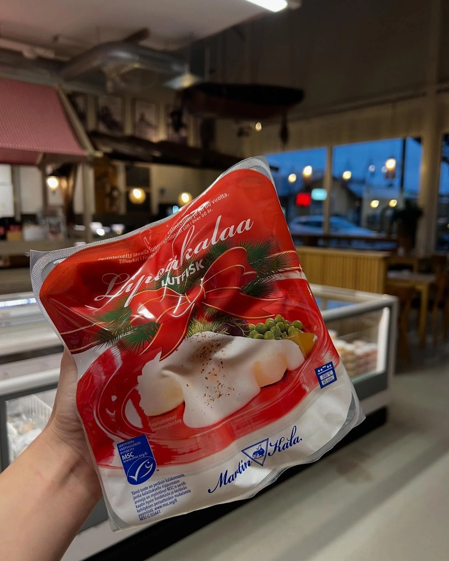 🎉 Lipeäkalan ensi-ilta 1.11!
Silloin kannattaa herkutella. 
Tarjouksessa: Molva 12,90 €/kg
Meidän oma maustakala on vihdoin valmis – 7,90 €/purkki. Tervetuloa!
🎉 Lutfiskpremiär 1.11!
Då lönar det sig att