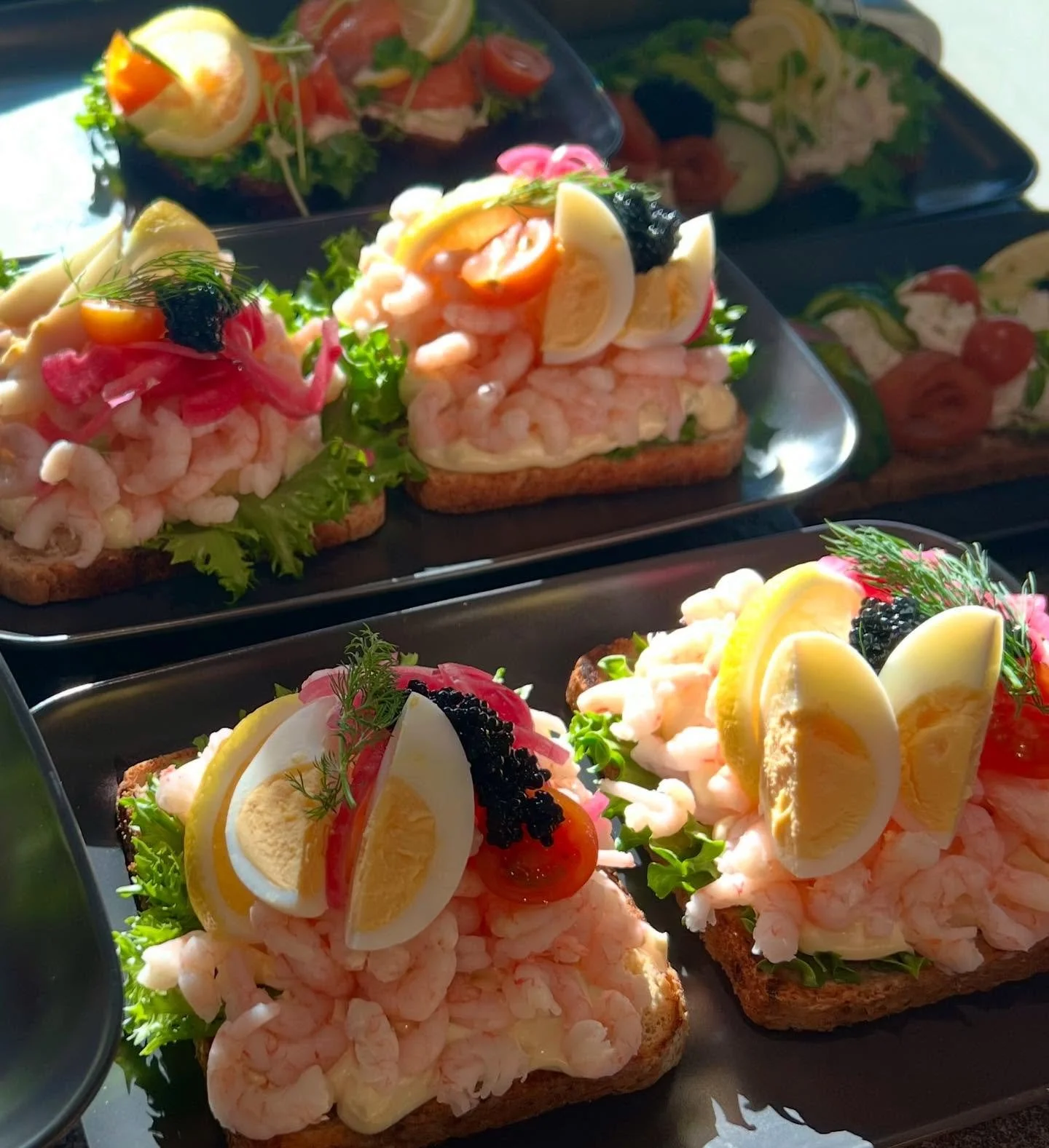 😍 Viikonlopun tarjoukset:
Graavilohta palana 29,90&euro;/kg
Katkarapuleip&auml; 6,50&euro;/kpl
Tervetuloa ostoksille!

Veckoslutets erbjudanden:
Gravlax i bit 29,90&euro;/kg
R&auml;ksm&ouml;rg&aring;s 6,50&euro;/st
V&auml;lkomna p&aring; uppk&ouml;p