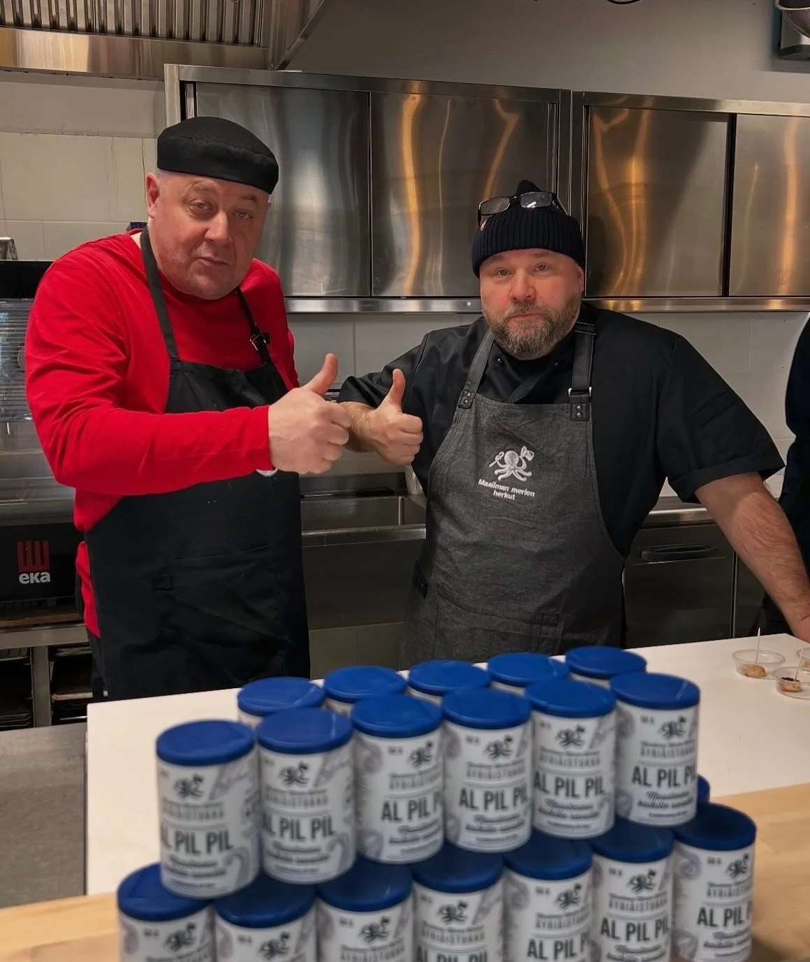 Perjantai = hummerip&auml;iv&auml; 😍
Calle &Auml;yri&auml;istukulta paikalla 20.3 klo 11&ndash;16 tarjoamassa maistiaisia &ndash; tule piipahtamaan ja l&ouml;yd&auml; oma suosikkisi!
✨ UUTUUS  Meid&auml;n oma hummeriliemi tutustumishintaan 5 &euro; 