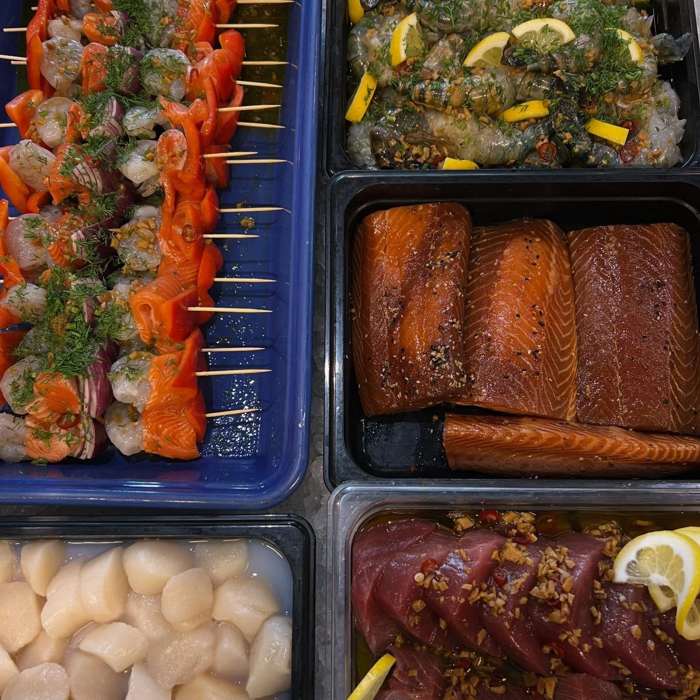 P&auml;&auml;si&auml;inen l&auml;hestyy! P&aring;sken n&auml;rmar sig!🐣
T&auml;yt&auml; p&auml;&auml;si&auml;sp&ouml;yt&auml; kalaherkuilla - tervetuloa ostoksille myym&auml;l&auml;&auml;n tai tee tilaus etuk&auml;teen (viimeist&auml;&auml;n su 29.3