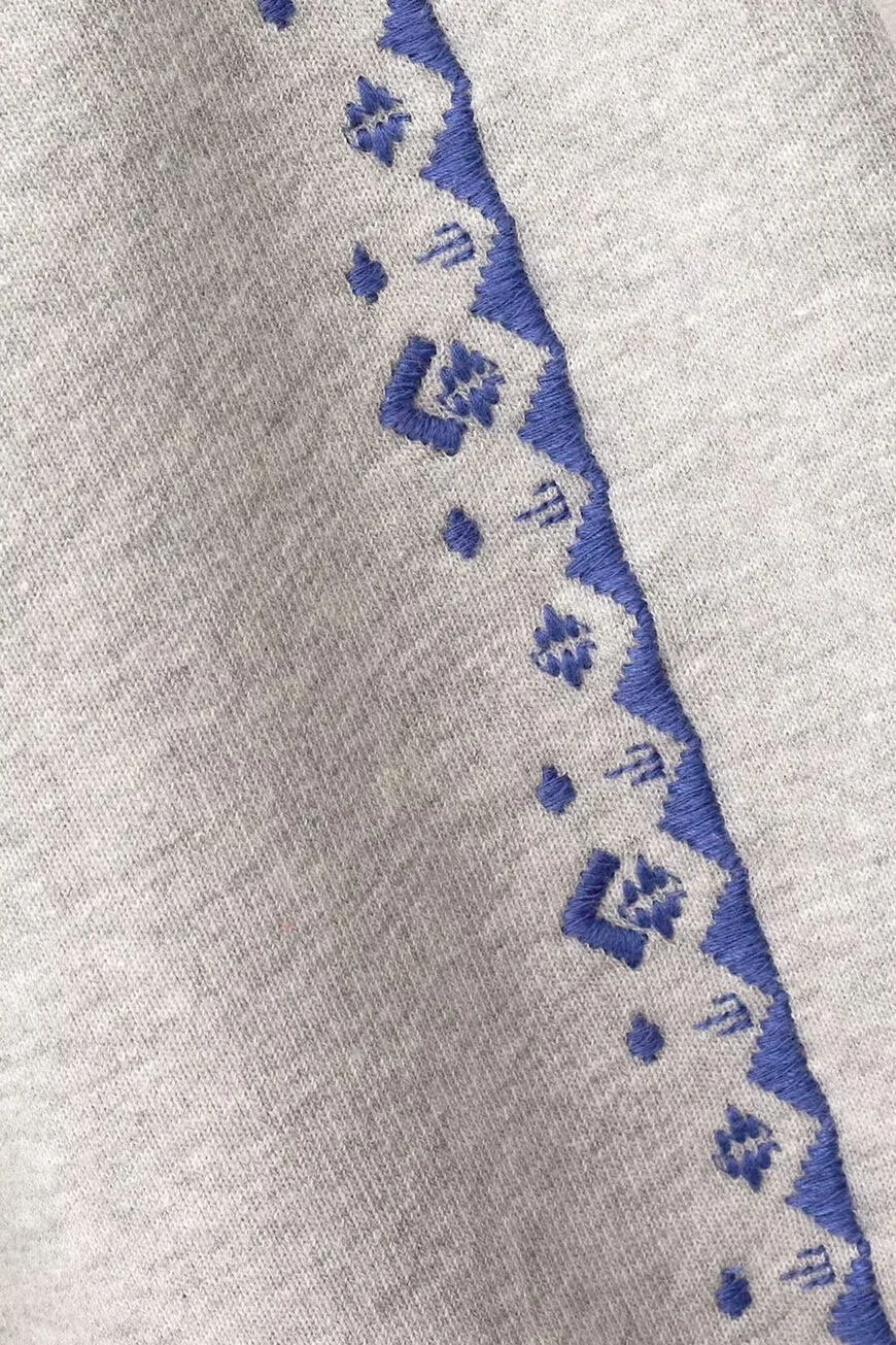 1E26MEST_GRIS_N3_11zon.jpg