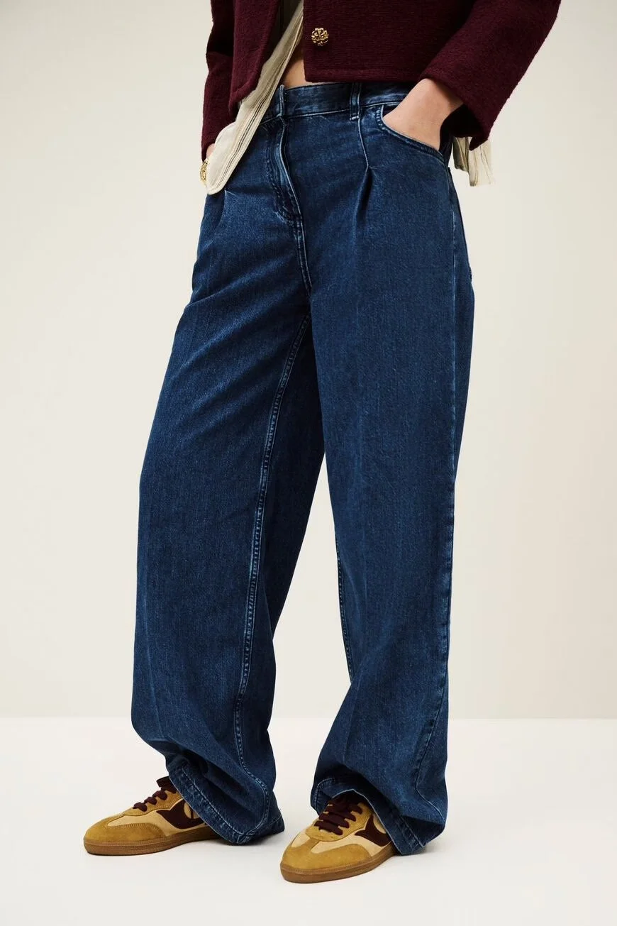 1E25FONA_BLUEJEANS_2_2_11zon.jpeg