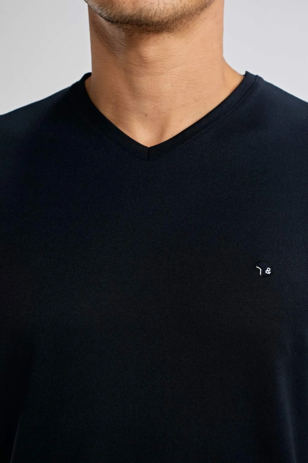 t-shirt-col-v-en-oxford-pique-tanjung (2).jpg