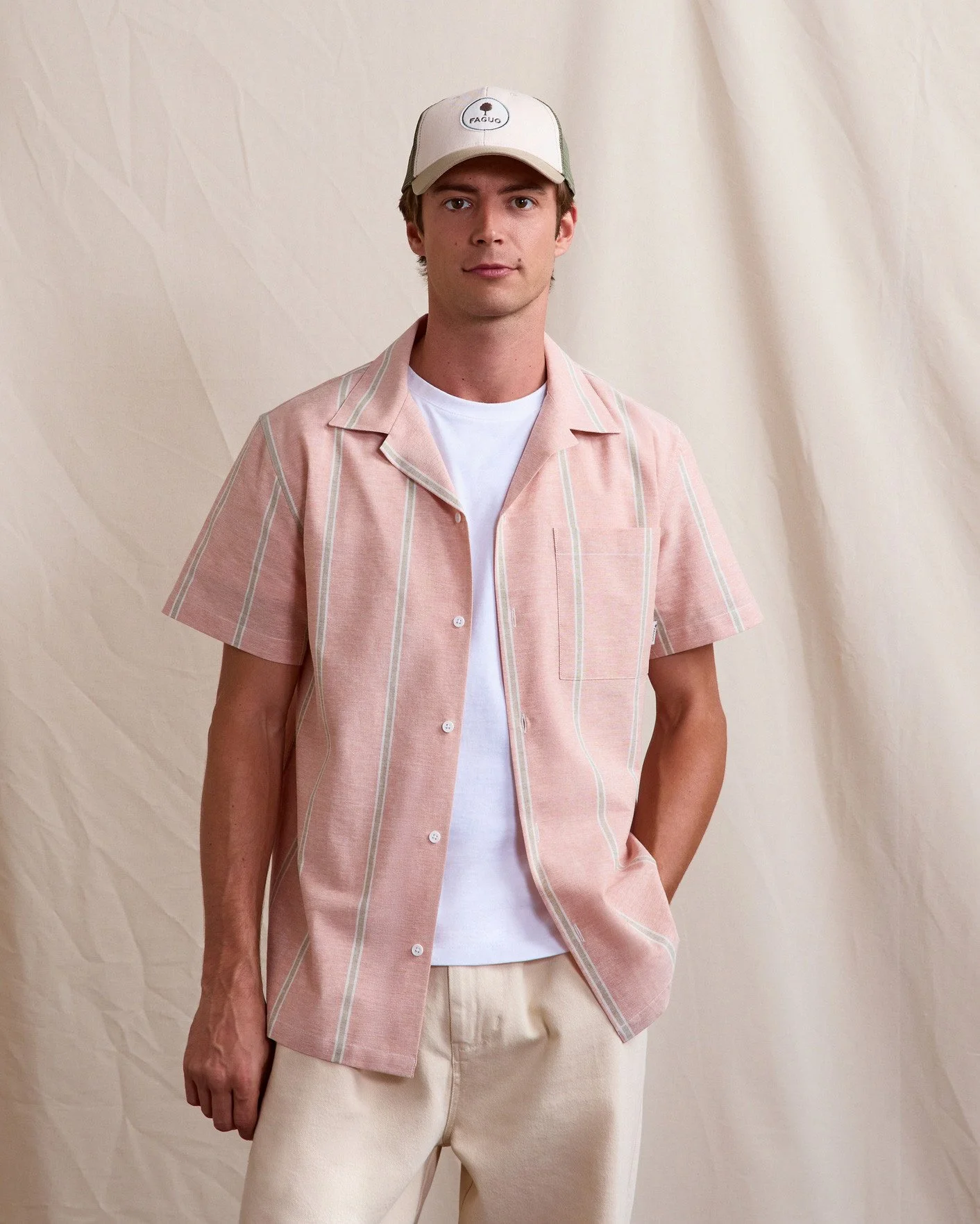 prod-47129-casquette-beige-clair-vert-polyester-recycle-modele-trucker-cap-1412x1764-s.jpg