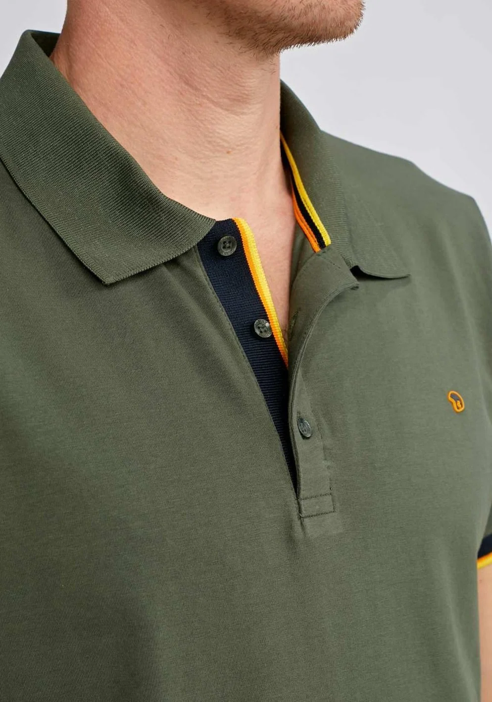 polo-homme-details-colore-gracht (3).jpg