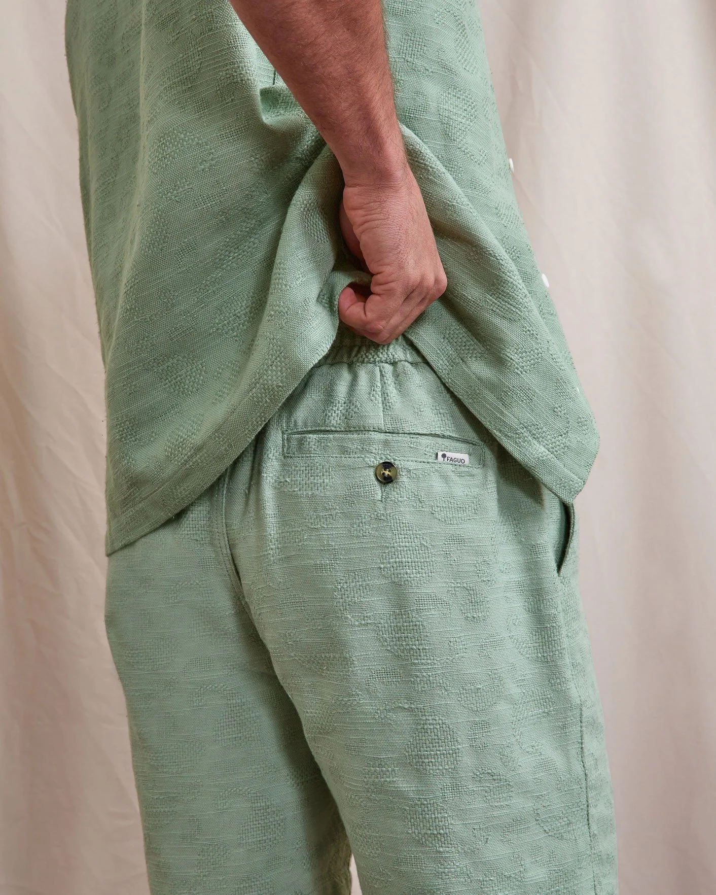 prod-48328-short-vert-clair-coton-modele-chevre-1412x1764-s.jpg