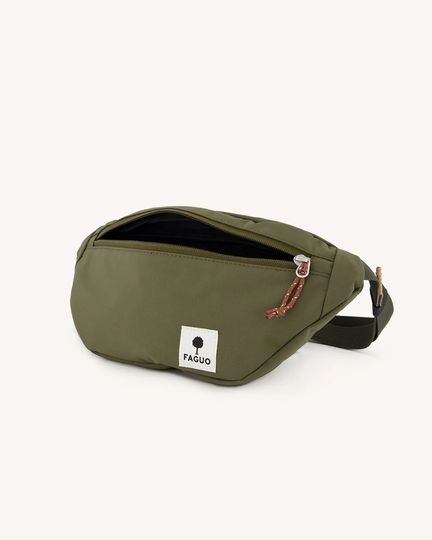 prod-47952-sac-banane-vert-olive-fonce-polyester-recycle-modele-banane-cambium-1412x1764-s.jpg