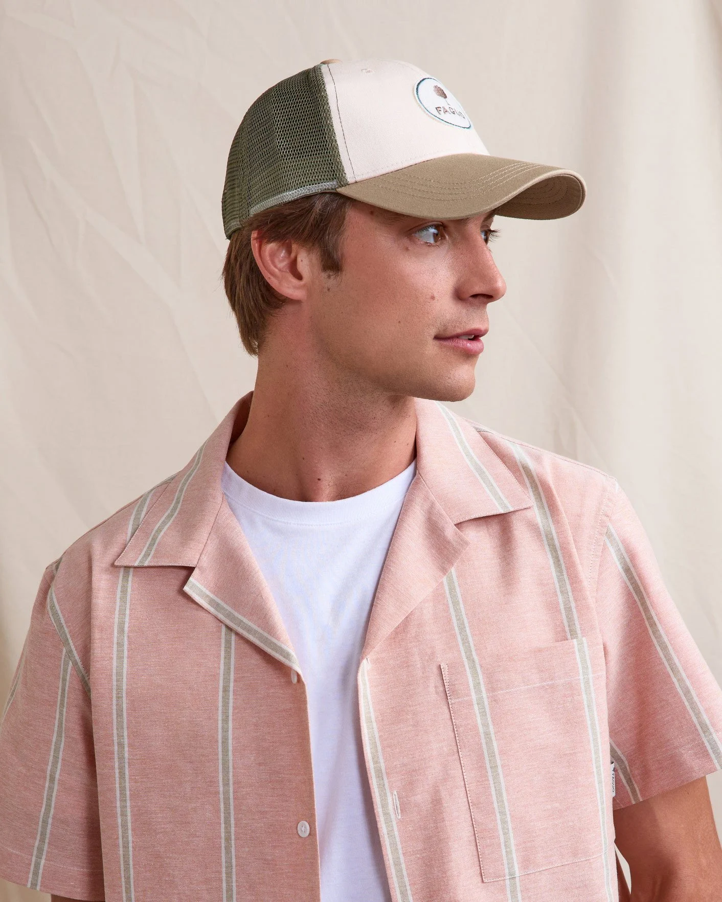 prod-47127-casquette-beige-clair-vert-polyester-recycle-modele-trucker-cap-1412x1764-s.jpg