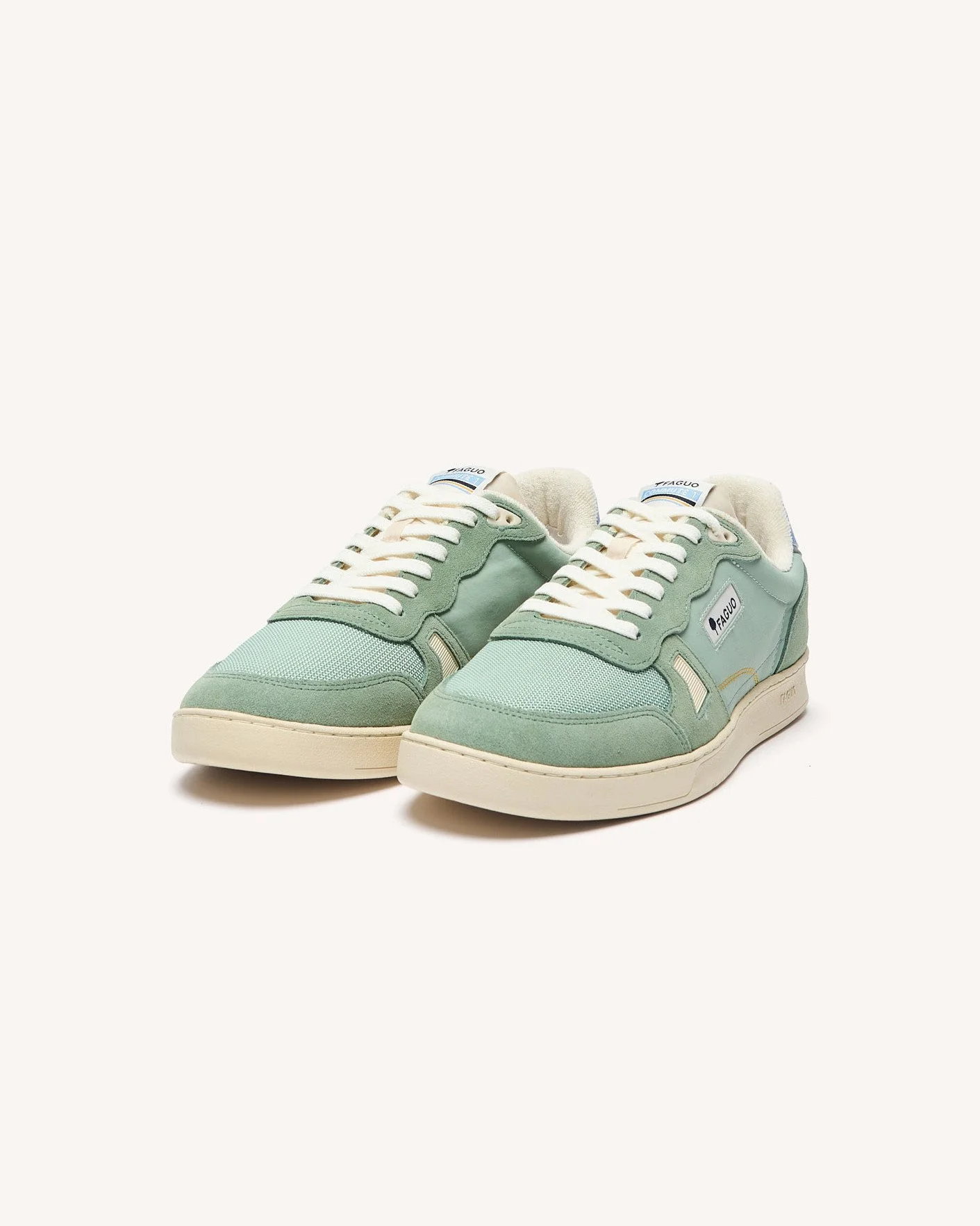 prod-47809-baskets-basses-vert-clair-polyester-recycle-modele-commute-1-1411x1764-s.jpg