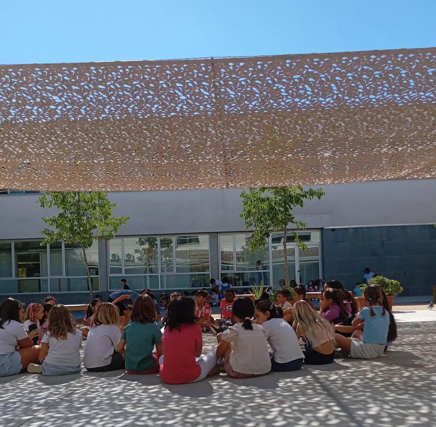 🍽️✨ Iniciem el nostre projecte educatiu de migdia!
El temps de migdia és molt més que dinar: és un espai d’aprenentatge, convivència i valors. 🌱💡
A Valors volem que aquest moment del dia sigui una experièn