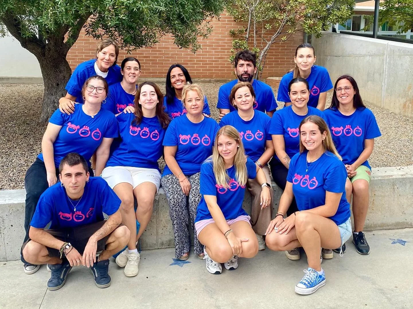 📸Equip educatiu de l'escola La Serreta
Us presentem l’equip del temps de migdia que acompanya els infants aquest curs. 🌟
Amb energia, il·lusió i moltes ganes de cuidar, educar i fer gaudir els nens i nenes 💙
#valors #somvalor