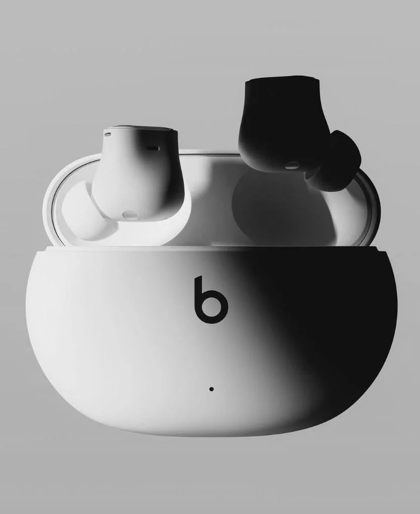 Beats 1 bw.jpg