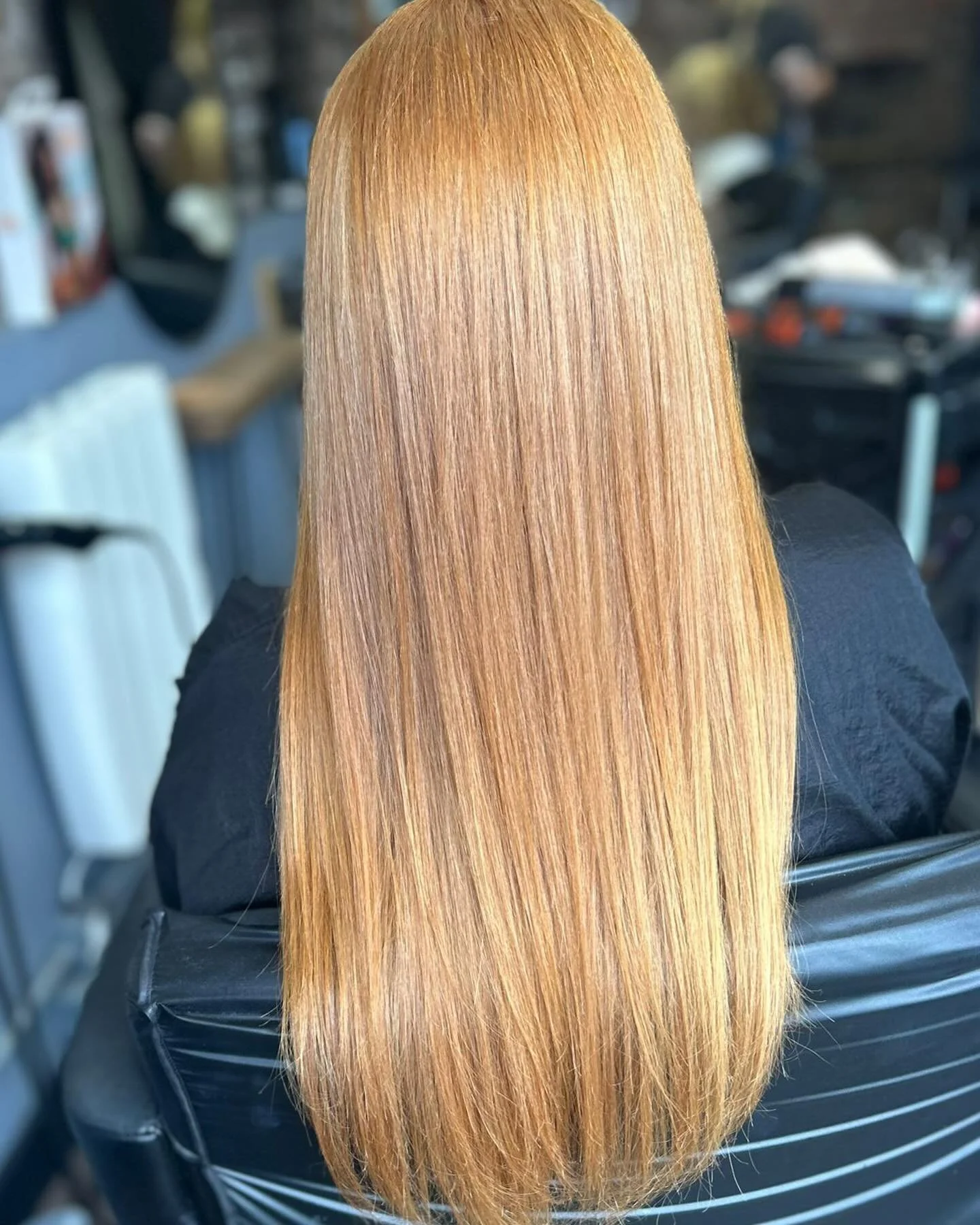 Classy Copper transformation 🧡

Hair by @tori_tribehairstudio 
DM to book in!

#hair #copper #oldtown #swindon #hairdresser #transformation #cowboycopper #highlights #balayage