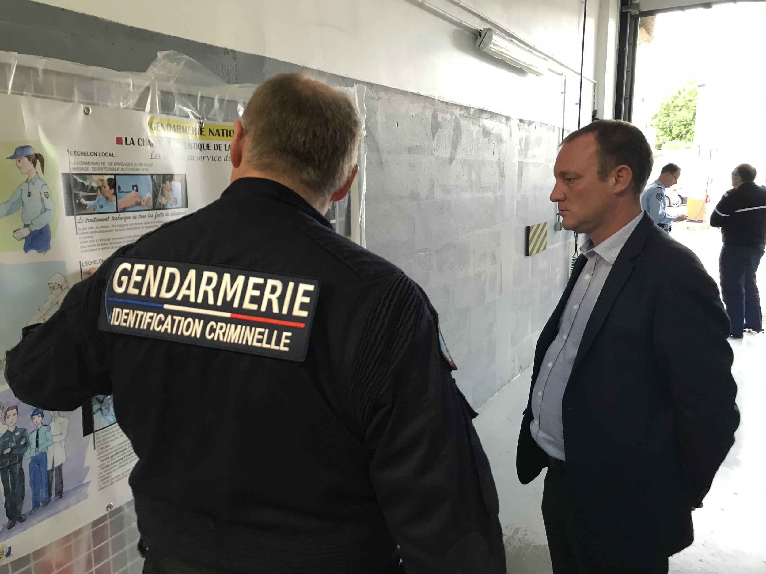 Dans chaque département, le groupement de gendarmerie dispose d'une cellule d'identification criminelle et numérique, qui représente le premier niveau d'appui spécialisé en matière d'investigations criminalistiques.