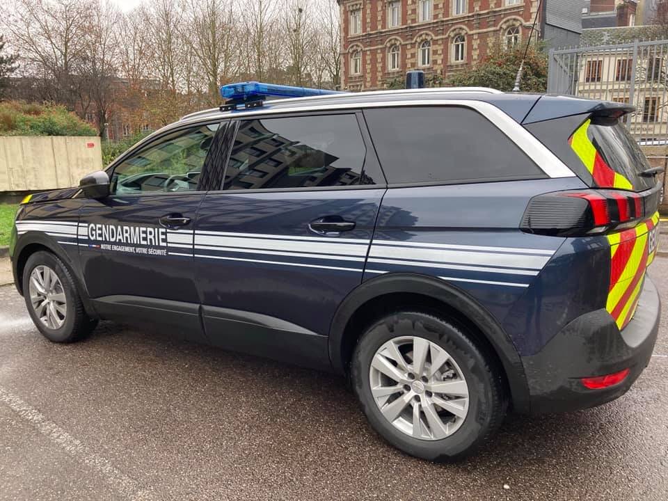 Six Peugeot 5008 ont déjà été livrées aux gendarmes seinomarins et trois autres vont bientôt être livrées (© Facebook / Gendarmerie nationale de la Seine-Maritime).