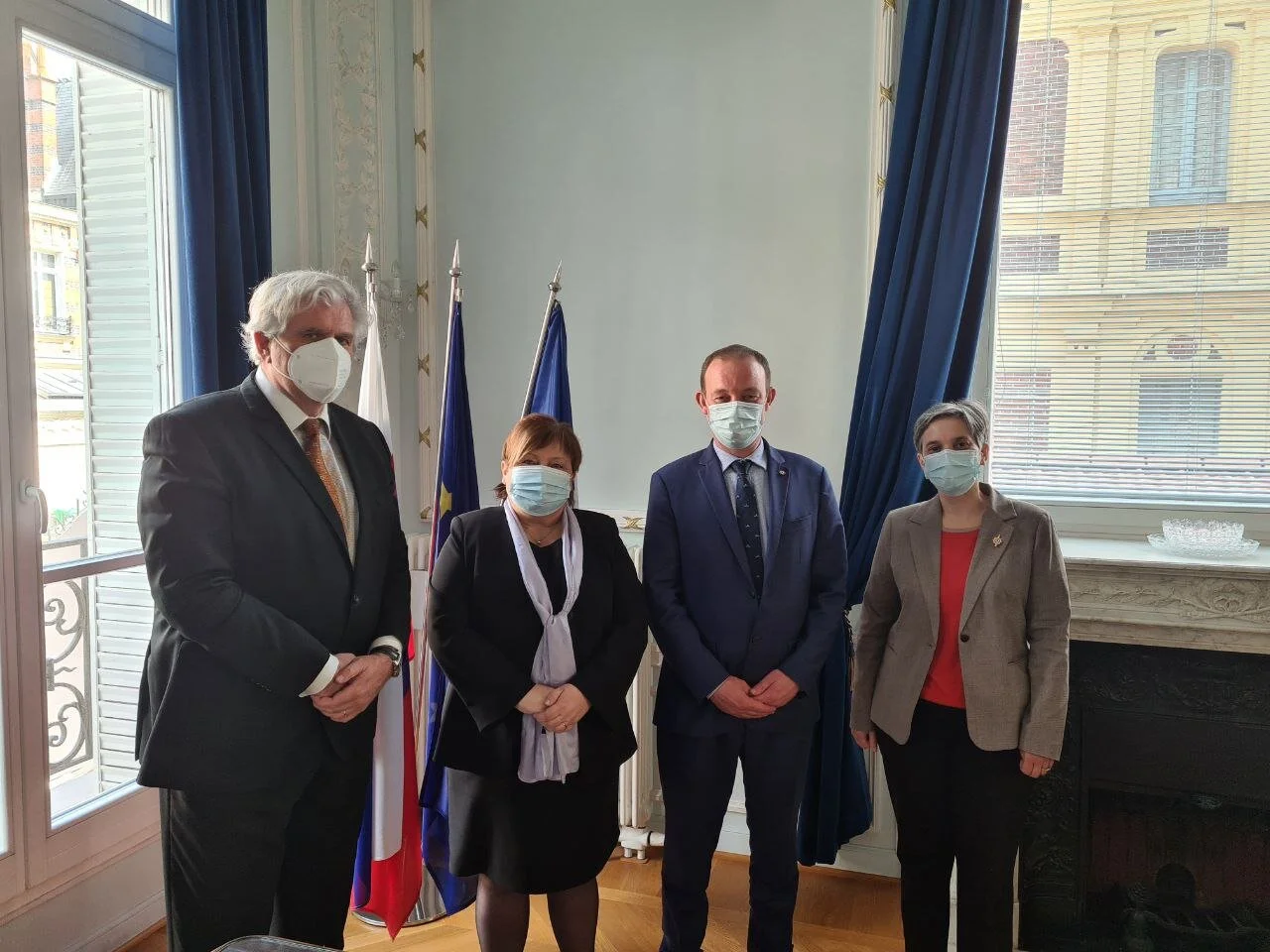 Diplomatie Xavier Batut soutient la coopération entre la France et la
