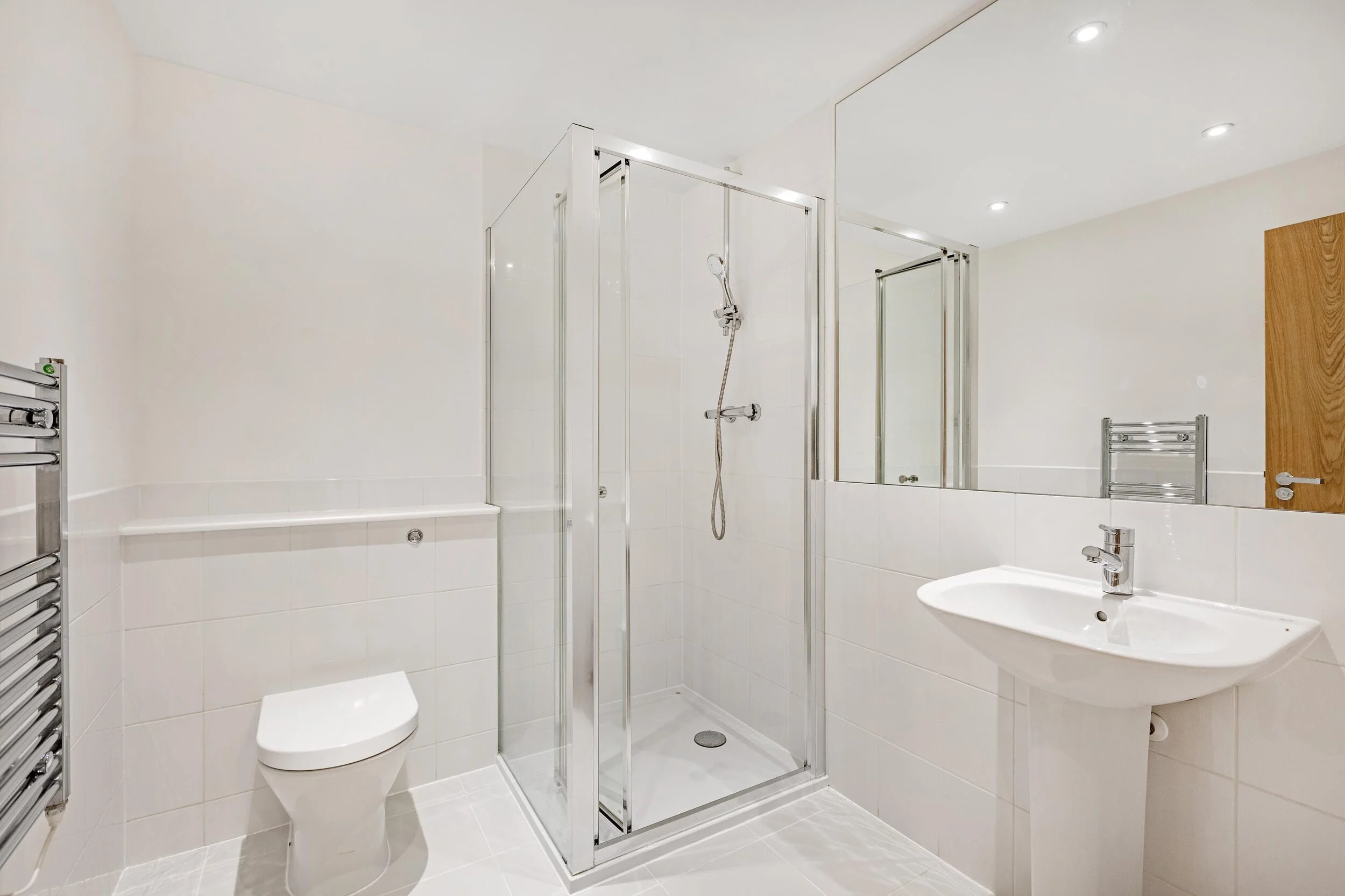 16482_nathan_jones___19a_durnsford_road___9_lo.jpg
