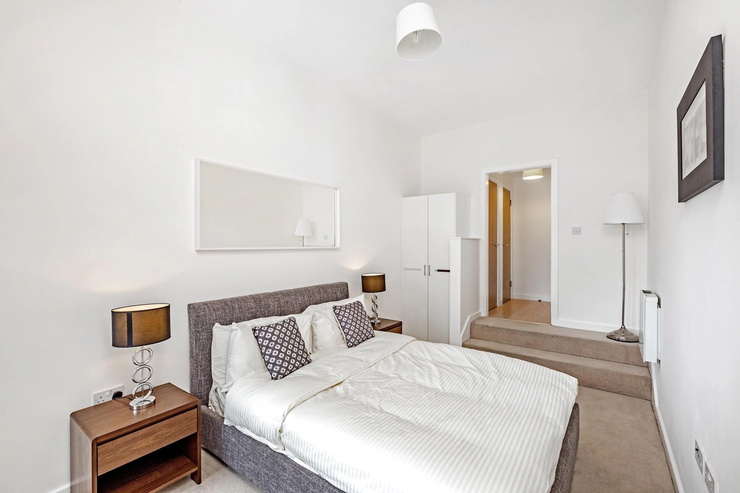 16482_nathan_jones___19a_durnsford_road___12_lo.jpg