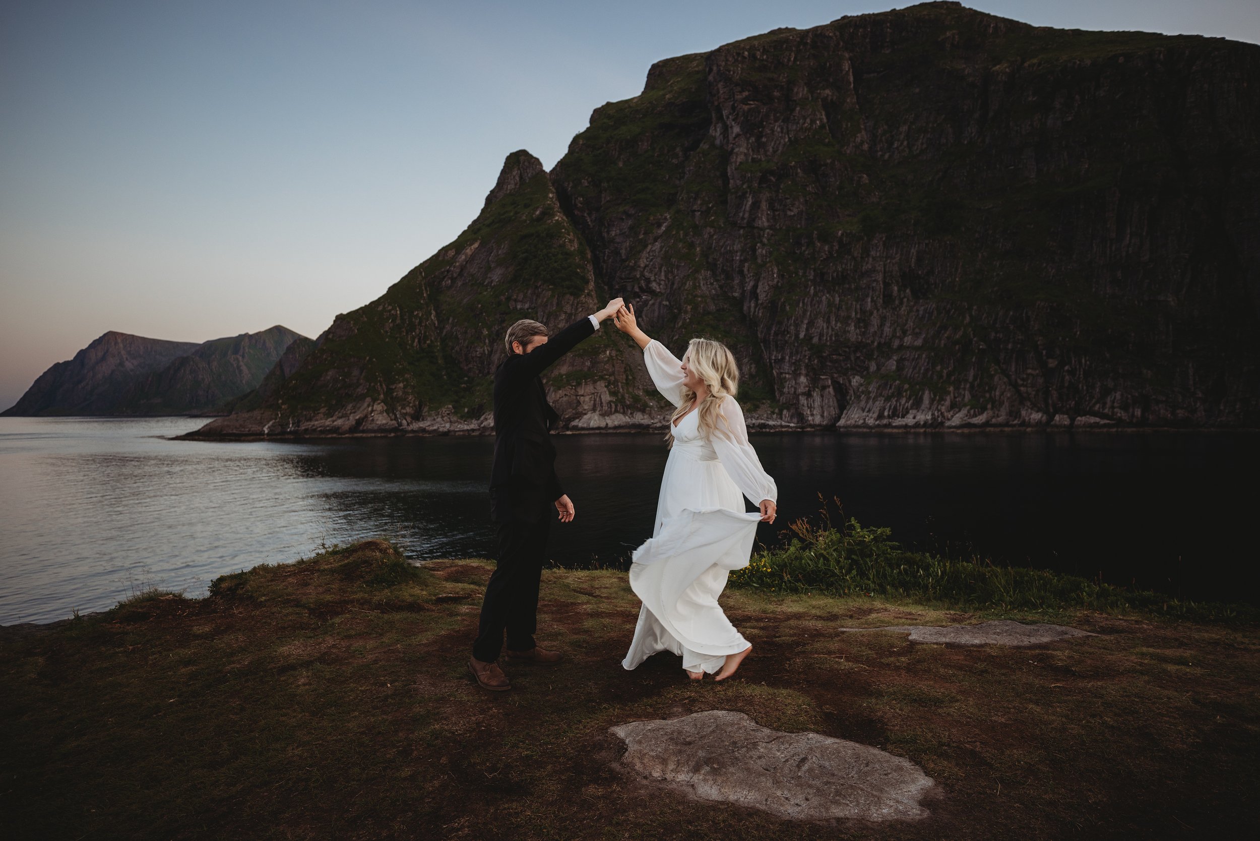 Jillian Høiberg Photography - Lofoten Midnight Sun Elopement-47.jpg