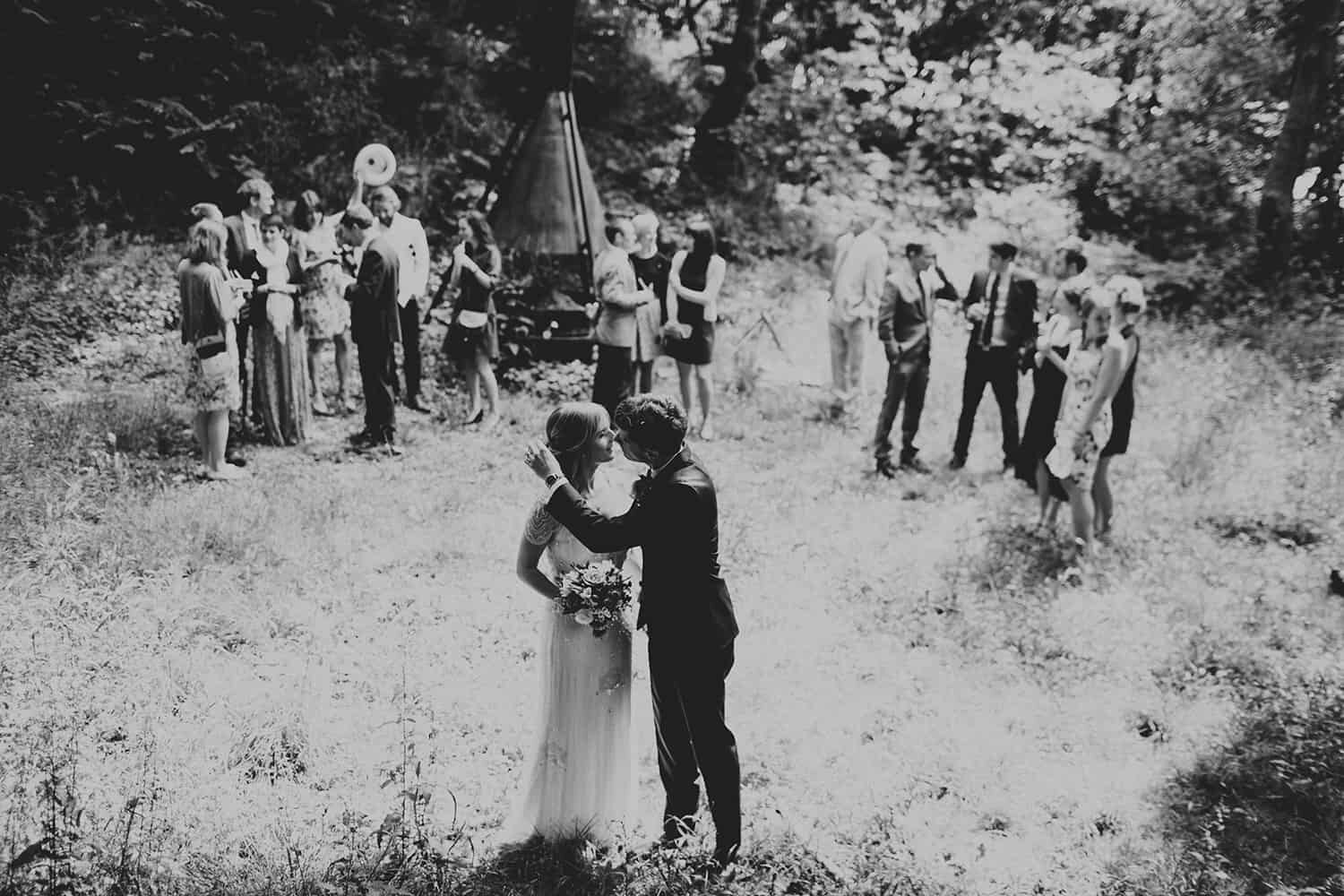 outdoor-wedding-photography-at-fforest~33_1.jpg