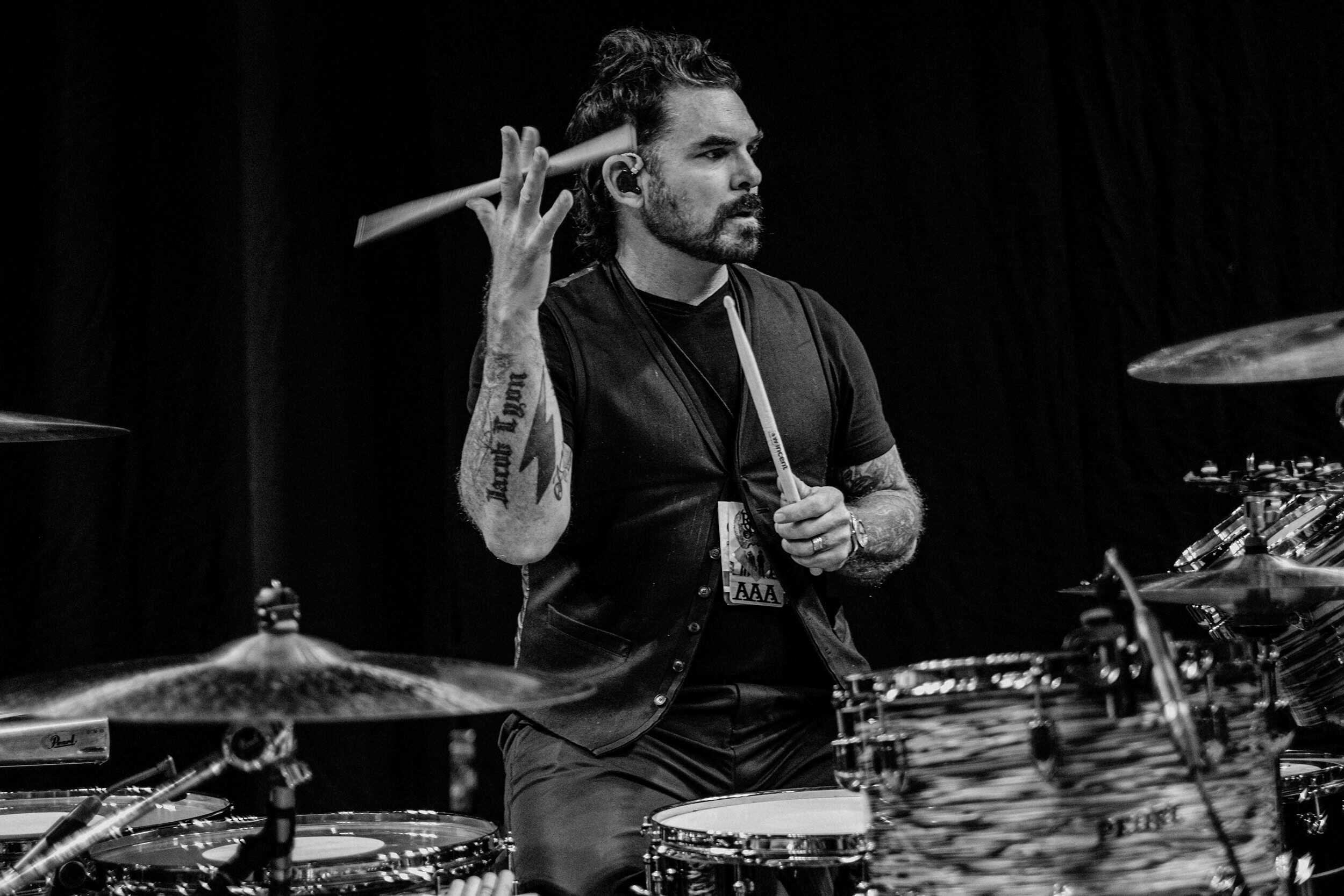 rival-sons-wembley-arena-rival-sons-20.jpg