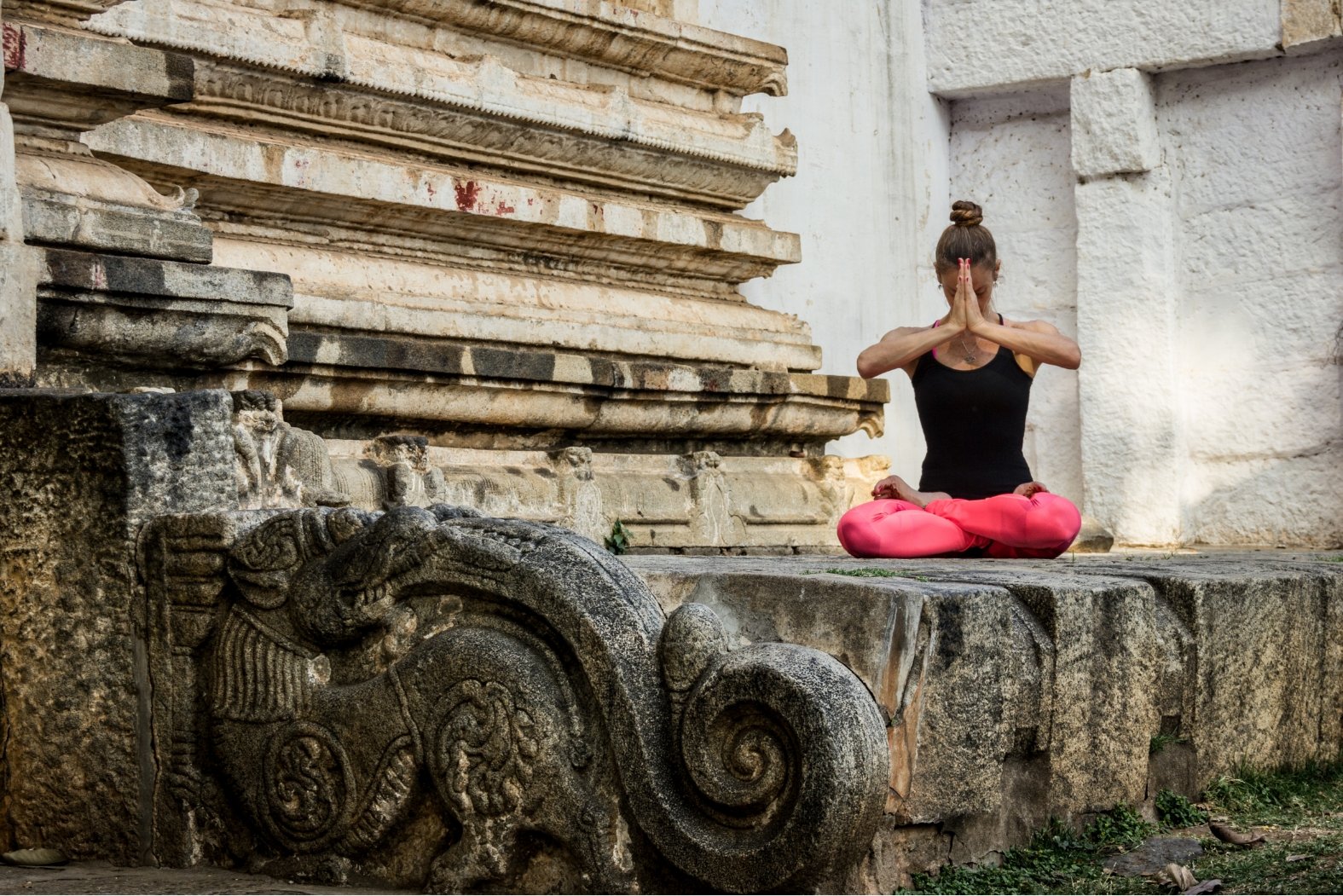CE QUE VOUS DEVEZ SAVOIR POUR DÉBUTER LE YOGA!