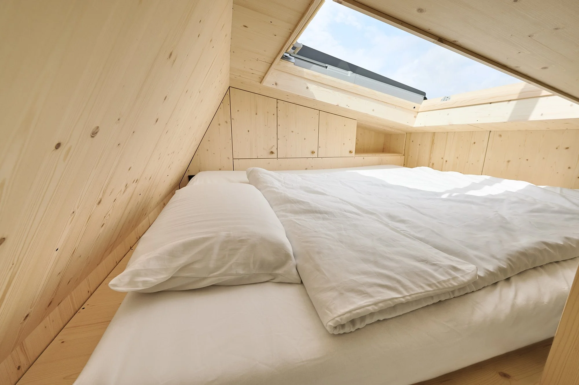 Tiny_House_innen-Bett_LoRes_sRGB.jpg