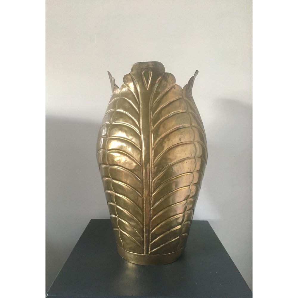 1980s-hollywood-regency-scalloped-brass-plated-vase-6958.jpeg