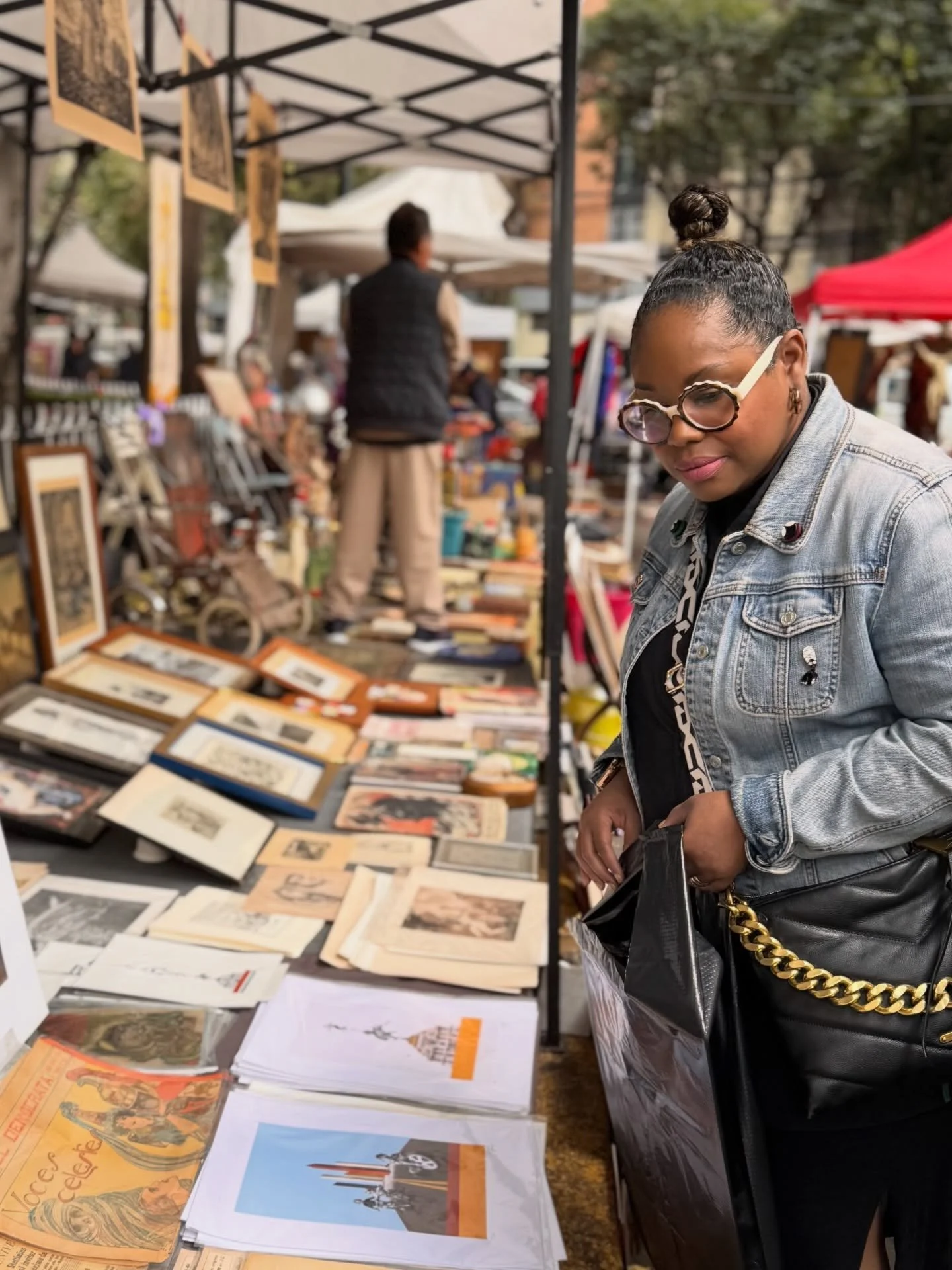 Hi, I&rsquo;m Ariene.

I&rsquo;ve always been drawn to objects with history&mdash;things that have lived a life before they found me.

That instinct became Dressing Rooms Interiors Studio: a place for layered interiors, lacquered color, collected obj
