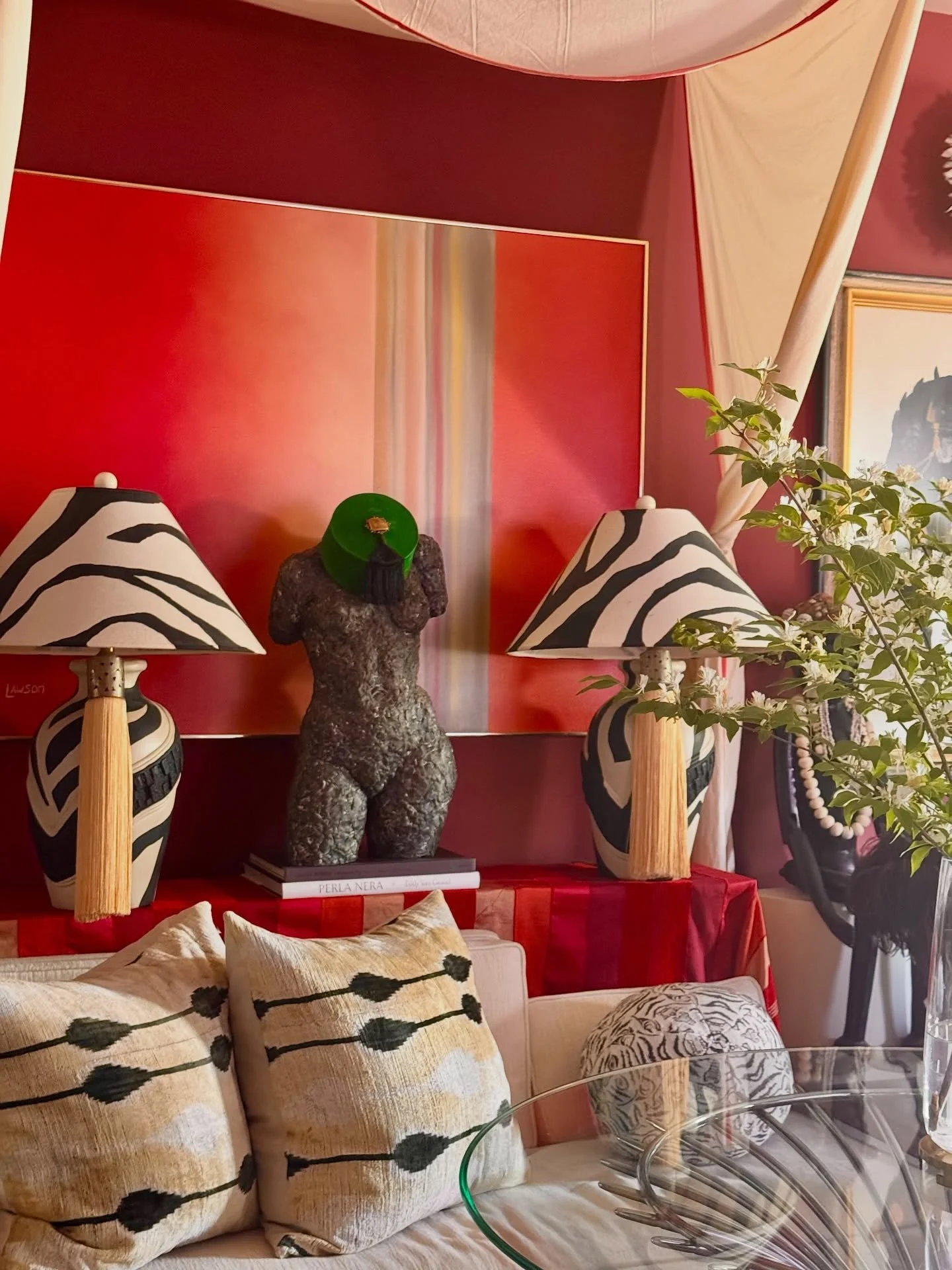 I&rsquo;ve learned to trust what I&rsquo;m drawn to.

Not what goes together.
Not what makes sense.
What feels like me.

Color. Pattern. Scale.
Layered without apology.

A little tension.
A lot of soul.

#TheShadesofDRIS #ALittleDramaALotOfSoul