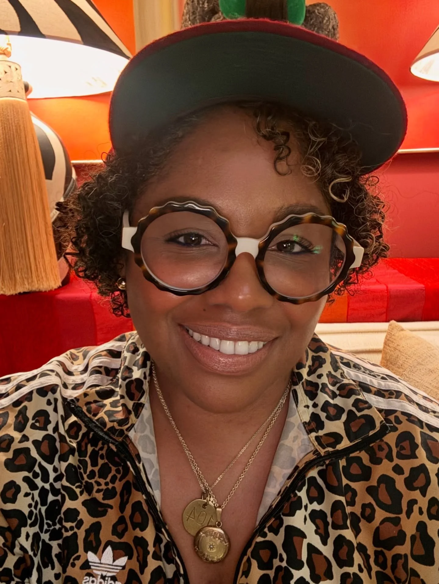 Some people chase trends. I chase good light, good energy, and beautiful things. The glow does the rest.