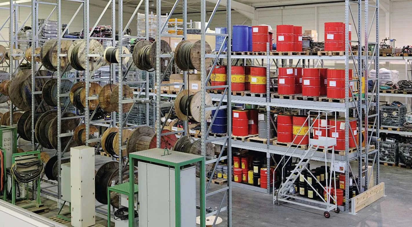 Lagerung von Kabeltrommel und sichere aufbewahrung von chemikalien.jpg