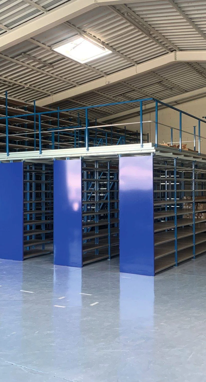 Regal unterstütze Bühne 1.jpg