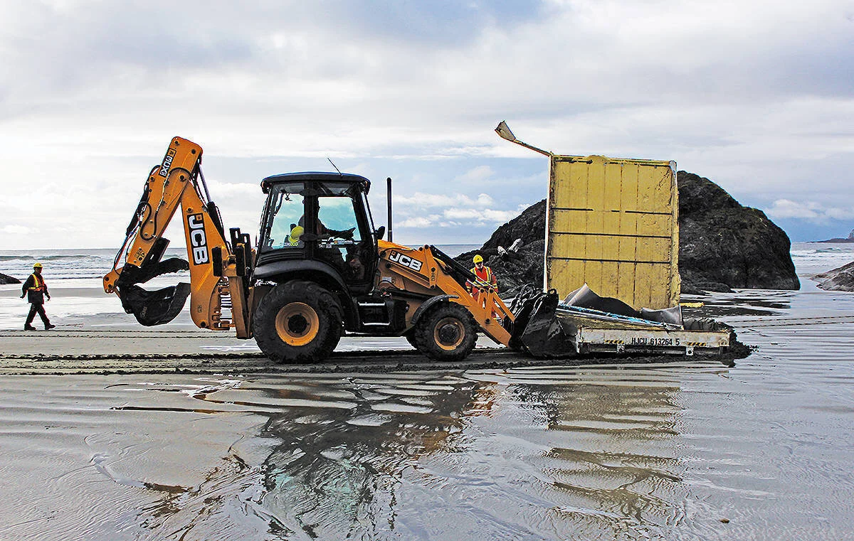 Hanjin Shipping cleanup around Tofino and Ucluelet has hit a snag says Courtenay-Alberni MP