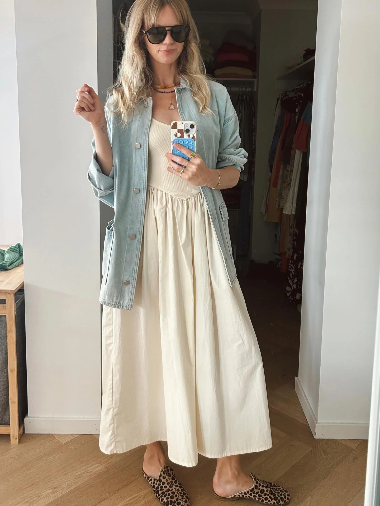 Pisces season in outfits. 

A lot of blue, pink &amp; cream, a few romantic details, and lots of soft pants. #pisces