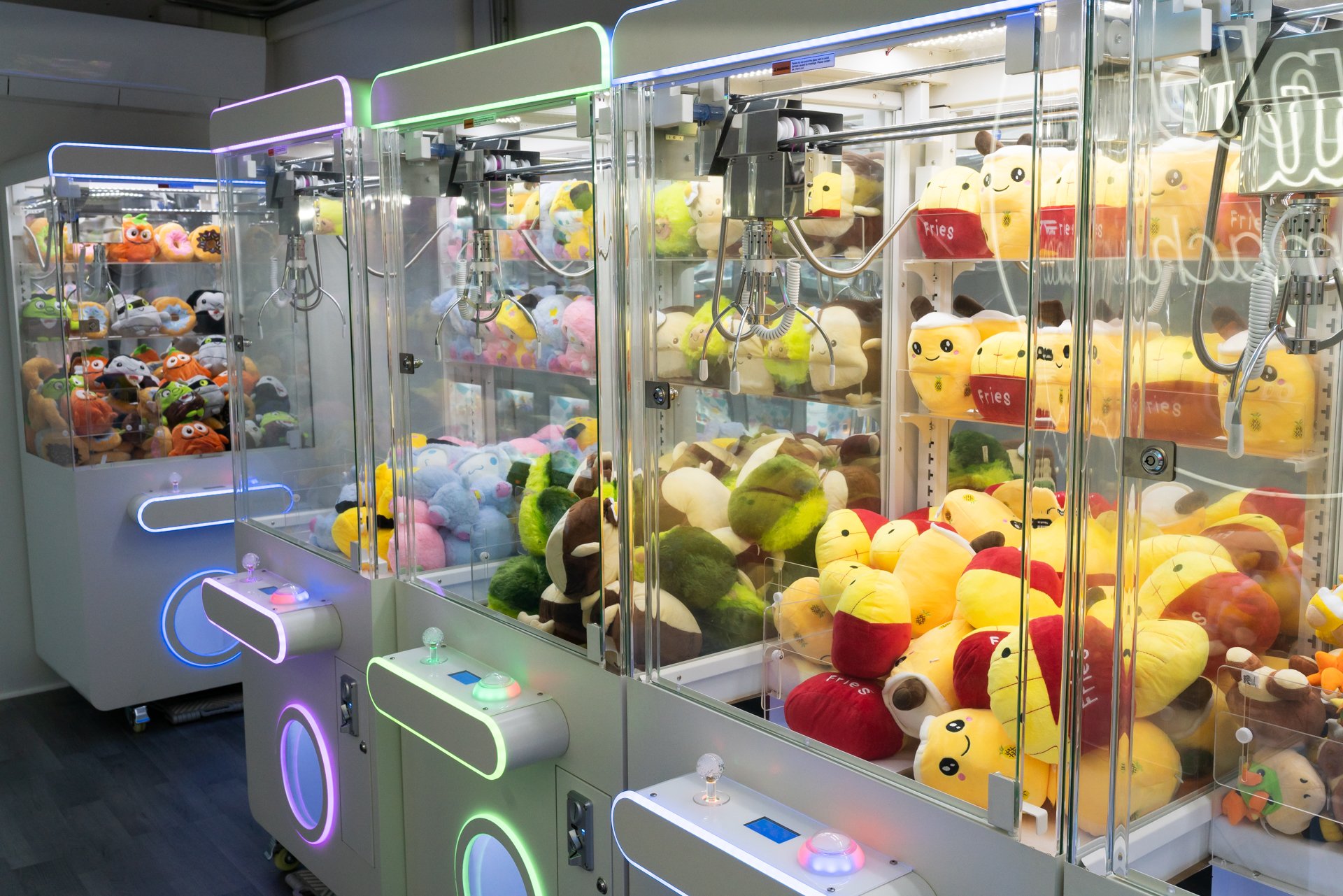 Business Spotlight: Stanley's Claw Machines — Welcome to Chinatown